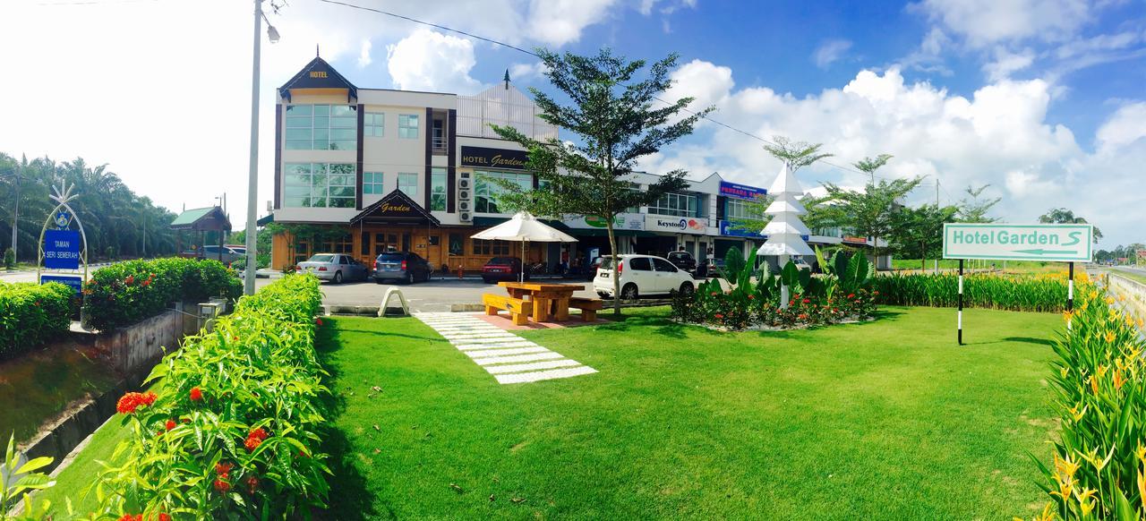 Semerah Garden Hotel Pontian Kecil Zewnętrze zdjęcie